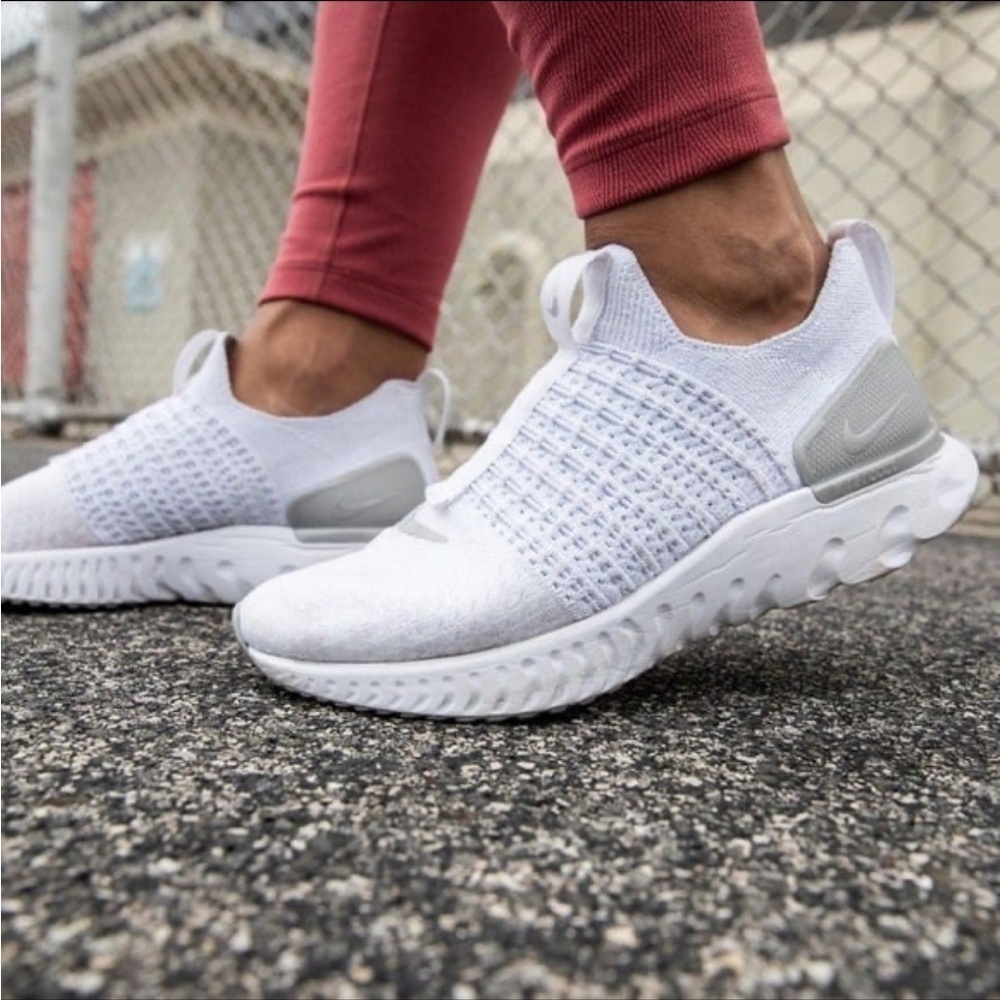 Nike React Phantom Run Flyknit 2 White Silver running pull on sneakers - Picture 2 of 12